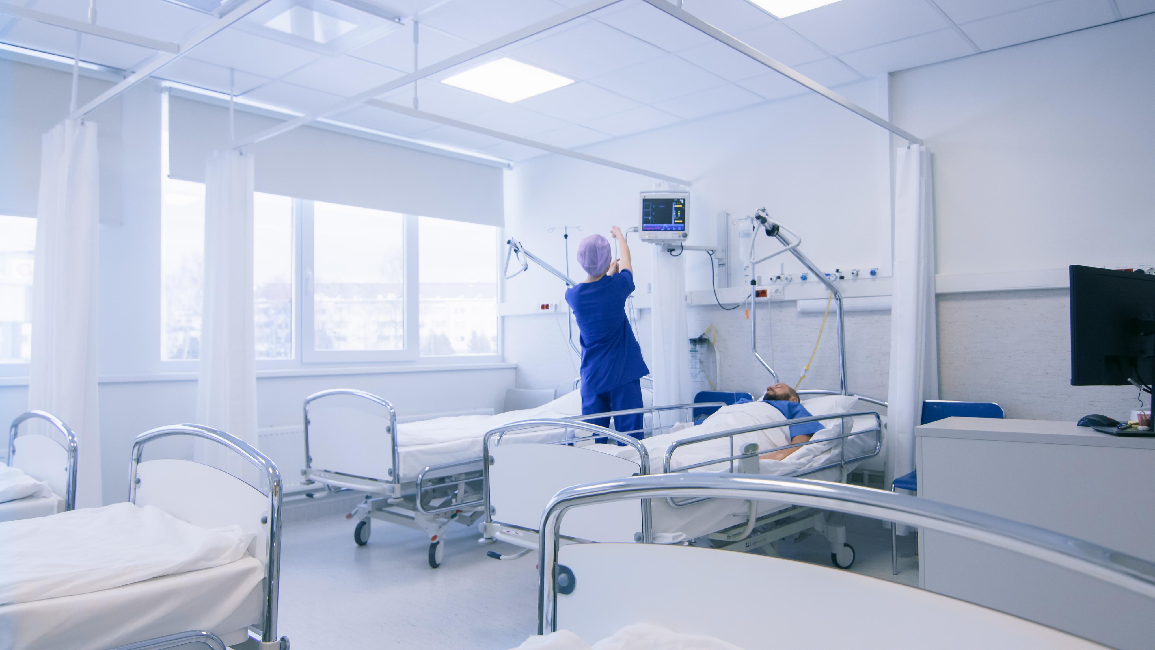 Human-centric lighting in healthcare facilities