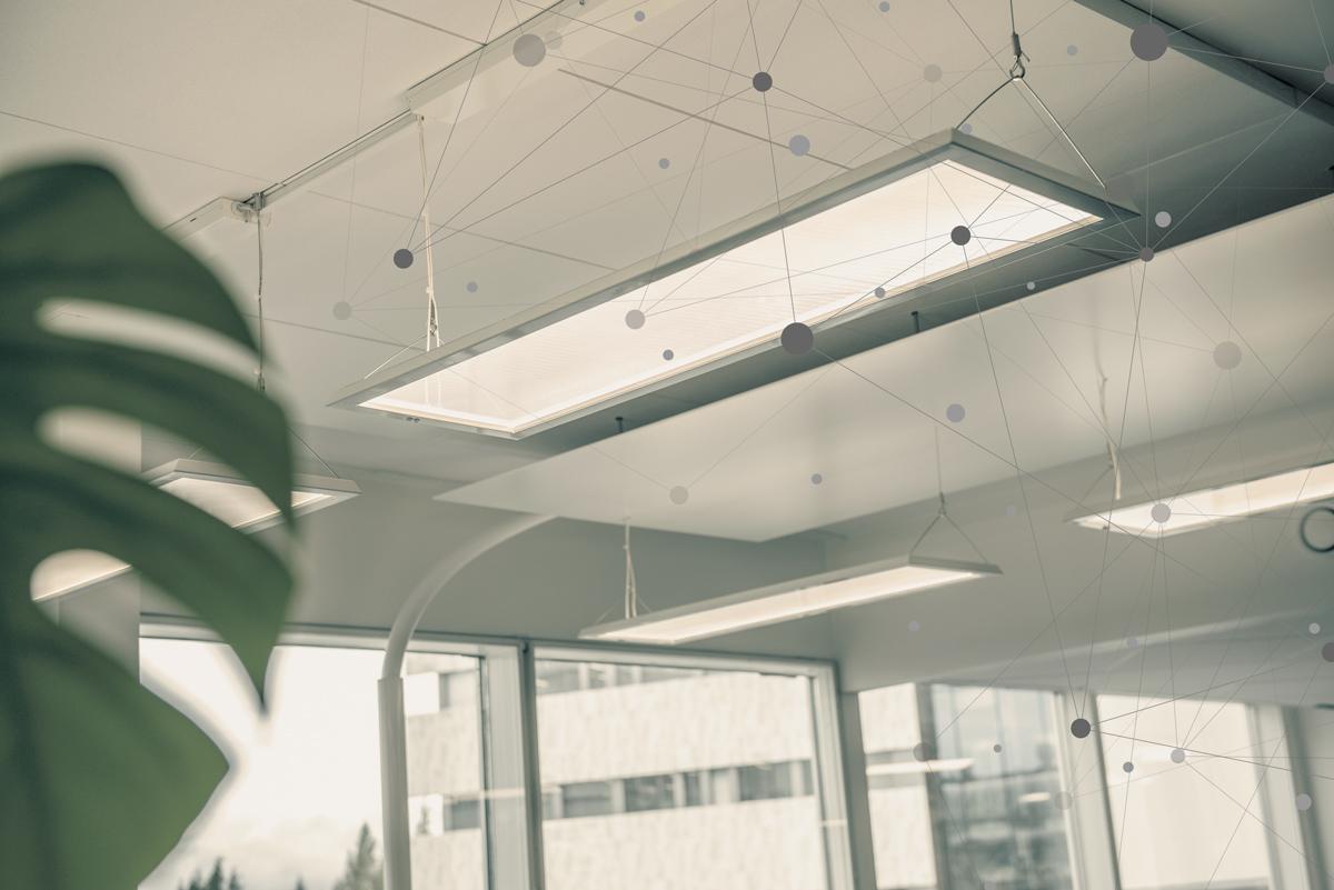 Wireless lighting control communication mesh in office
